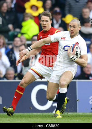 Inghilterra / Galles - 2016 RBS Six Nations - Stadio di Twickenham. Mike Brown in Inghilterra durante la partita delle sei Nazioni RBS del 2016 al Twickenham Stadium, Londra. Foto Stock