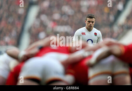 Inghilterra / Galles - 2016 RBS Six Nations - Stadio di Twickenham. George Ford dell'Inghilterra durante la partita delle sei Nazioni RBS del 2016 al Twickenham Stadium, Londra. Foto Stock