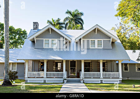 L'inverno home di Henry Ford accanto al Fiume Caloosahatchee in Fort Myers, Florida. Ford e Thomas Edison costruire il loro inverno estates su siti adiacenti circondato da 21 acri di giardino botanico. Foto Stock