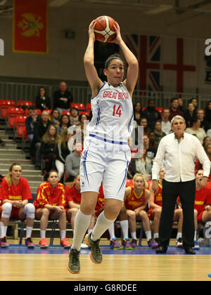 Great Britain Women / Montenegro Women - EuroBasket Women 2017 - Qualifying Group C - Belle Vue Leisure Centre. Azania Stewart, Gran Bretagna Foto Stock