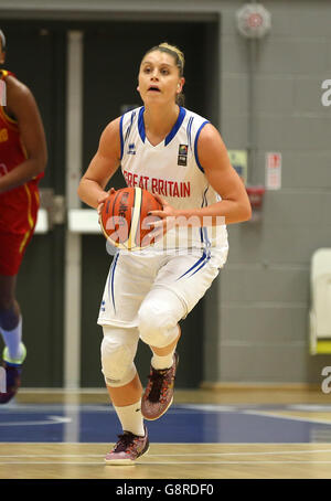 In Gran Bretagna le donne v Montenegro le donne - le donne EuroBasket 2017 - Qualifica del GRUPPO C - Belle Vue il centro per il tempo libero Foto Stock