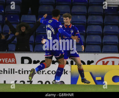 Oldham Athletic v Blackpool - Cielo lega Bet One - SportsDirect.com Park Foto Stock