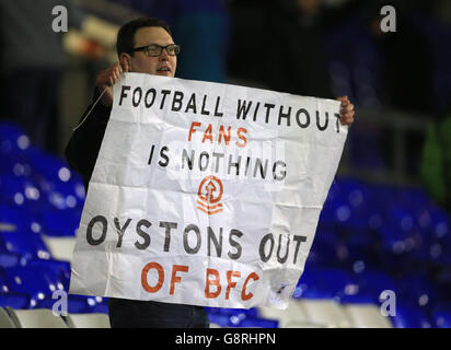 Oldham Athletic v Blackpool - Cielo lega Bet One - SportsDirect.com Park Foto Stock