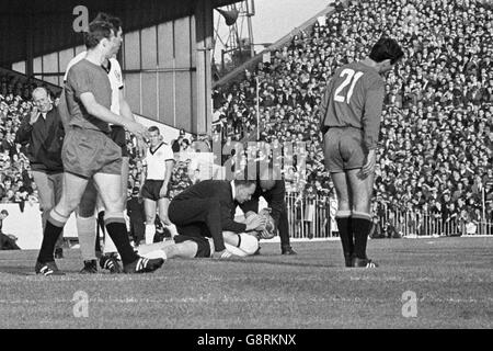 Calcio - Coppa del Mondo di calcio Inghilterra 1966 - Gruppo Due - Germania Ovest v Spagna - Villa Park Foto Stock