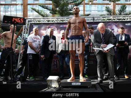 Kell Brook v Kevin Bizier Weigh-In - Winter Gardens Foto Stock