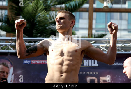 Kell Brook v Kevin Bizier Weigh-In - Winter Gardens Foto Stock