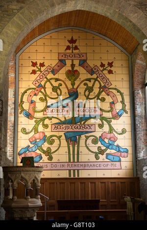 Irlanda, Co Sligo, Drumcliff, St Columbas Chiesa, interno, reredos Foto Stock