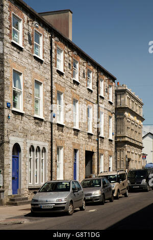 Irlanda, Co Sligo Sligo, Stephen Street, a tre piani di case in pietra Foto Stock