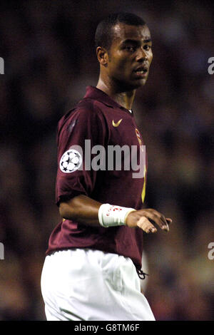 Calcio - UEFA Champions League - Gruppo B - Arsenal v FC Thun - Highbury. Ashley Cole, Arsenale Foto Stock
