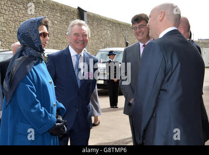 La Principessa Royal incontra i rappresentanti di United Utilities durante una visita al Liverpool Wastewater Treatment Works, Liverpool. Foto Stock