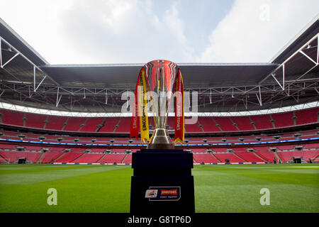 Barnsley / Oxford United - Johnstone's Paint Trophy - finale - Stadio di Wembley. Una panoramica generale del Johnstone's Paint Trophy al Wembley Stadium prima della partita Foto Stock