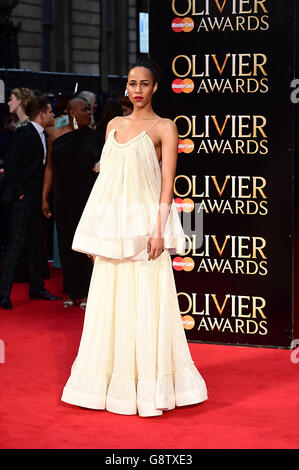 Zawe Ashton partecipa all'Olivier Awards 2016 tenutosi presso la Royal Opera House di Covent Garden, Londra. PREMERE ASSOCIAZIONE foto. Data immagine: Domenica 3 aprile 2016. Guarda la storia di PA SHOWBIZ Olivier. Il credito fotografico dovrebbe essere: Ian West/PA Wire Foto Stock