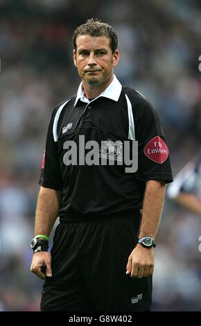 Calcio - fa Barclays Premiership - Bolton Wanderers v Portsmouth - The Reebok Stadium. Arbitro Mark Clattenburg Foto Stock