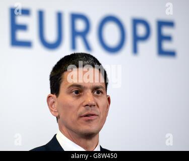 L'ex segretario agli esteri David Miliband durante il suo discorso in Church House, nel centro di Londra, ha avvertito che la Gran Bretagna che lascia l'UE potrebbe contribuire alla 'costruzione' dell'ordine internazionale. Foto Stock