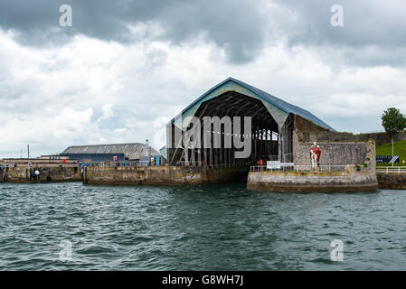 Slittamento coperto numero 1 a Devonport SUD CANTIERI, Plymouth, è la più antica rimanenti coperti di uno scalo in qualsiasi Royal Naval Dockyard Foto Stock