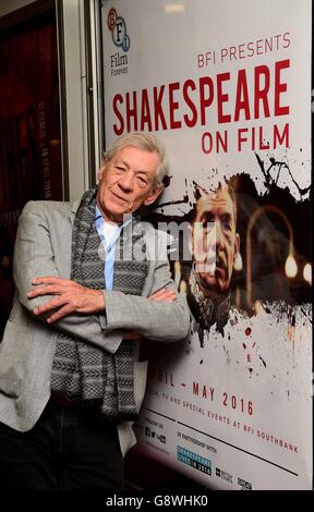 Sir Ian McKellen partecipa al lancio della nuova app Shakespeare presso il BFI sulla Southbank di Londra. Foto Stock