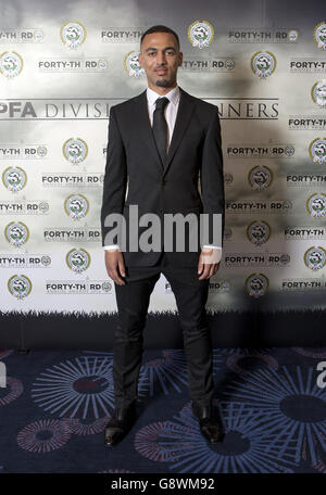 Oxford United's Kemar Roife durante i premi PFA al Grosvenor House Hotel, Londra. Foto Stock