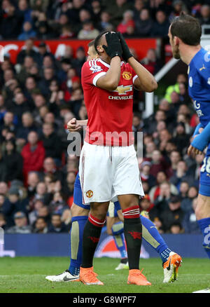 Manchester United / Leicester City - Barclays Premier League - Old Trafford. L'Anthony Martial del Manchester United reagisce dopo un'occasione mancata durante la partita della Barclays Premier League a Old Trafford, Manchester. Foto Stock