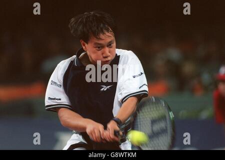 Tennis - ATP Tour Championship - Hannover, Germania - Jonas BJORKMAN v Michael Chang Foto Stock