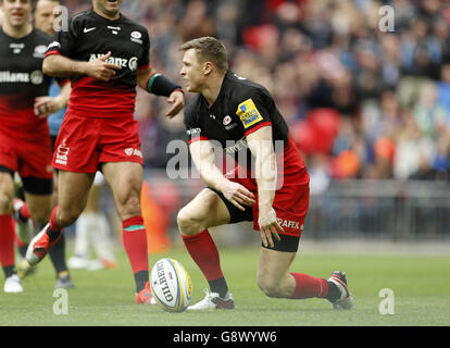 Chris Ashton di Saracens celebra la sua prova durante la partita Aviva Premiership allo stadio Wembley, Londra. Foto Stock