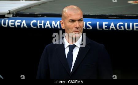 Il manager del Real Madrid Zinedine Zidane prima della Semifinale della UEFA Champions League, seconda tappa al Santiago Bernabeu di Madrid. Foto Stock