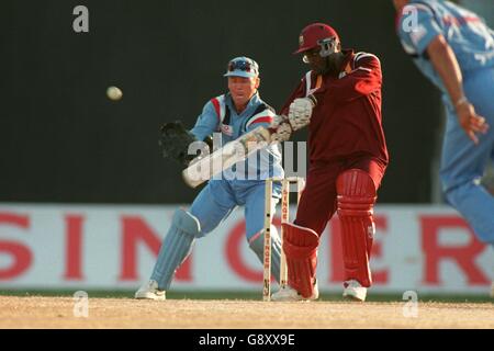 Cricket - Sharjah Champions Trophy - England v West Indies Foto Stock