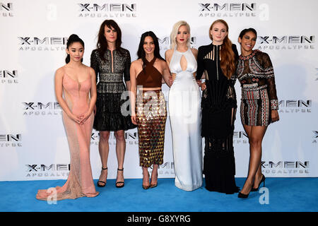 (A sinistra - a destra) Lana Condor, Carolina Bartczak, Olivia Munn, Jennifer Lawrence, sopra Turner e Alexandra Ship frequentano la X Men: Apocalypse Global Fan Screening al BFI IMAX di Londra, Londra. PREMERE ASSOCIAZIONE foto. Data immagine: Lunedì 9 maggio 2016. Guarda la storia di PA SHOWBIZ XMen. Il credito fotografico dovrebbe essere: Ian West/PA Wire Foto Stock