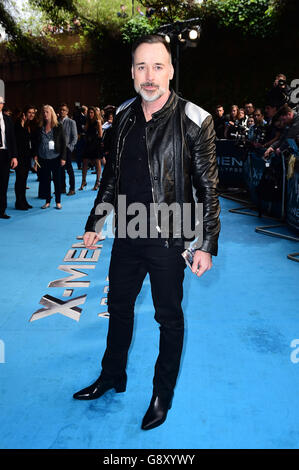 David fornisce la partecipazione al X Men: Apocalypse Global Fan Screening al BFI IMAX di Londra. PREMERE ASSOCIAZIONE foto. Data immagine: Lunedì 9 maggio 2016. Guarda la storia di PA SHOWBIZ XMen. Il credito fotografico dovrebbe essere: Ian West/PA Wire Foto Stock