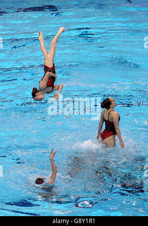 La Svizzera compete nella finale Synchronized Swimming Free Combination durante il quarto giorno del Campionato europeo di Aquatics al London Aquatics Centre di Stratford. PREMERE ASSOCIAZIONE foto. Data immagine: Giovedì 12 maggio 2016. Vedi la storia della PA IMMERSIONI a Londra. Il credito fotografico dovrebbe essere: John Walton/PA Wire. Foto Stock