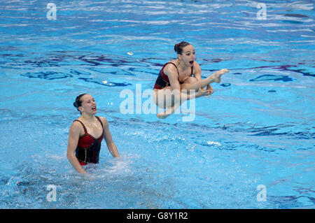 La Svizzera compete nella finale Synchronized Swimming Free Combination durante il quarto giorno del Campionato europeo di Aquatics al London Aquatics Centre di Stratford. PREMERE ASSOCIAZIONE foto. Data immagine: Giovedì 12 maggio 2016. Vedi la storia della PA IMMERSIONI a Londra. Il credito fotografico dovrebbe essere: John Walton/PA Wire. Foto Stock