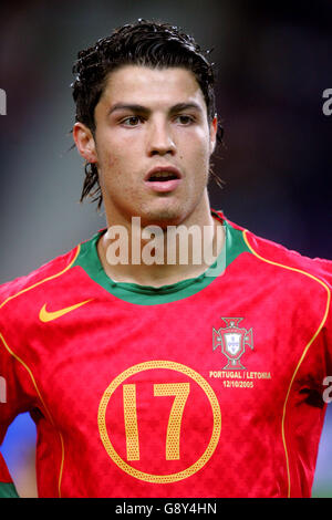 Calcio - Coppa del mondo FIFA 2006 Qualifier - Gruppo tre - Portogallo / Lettonia - Dragao Stadium. Cristiano Ronaldo, Portogallo Foto Stock