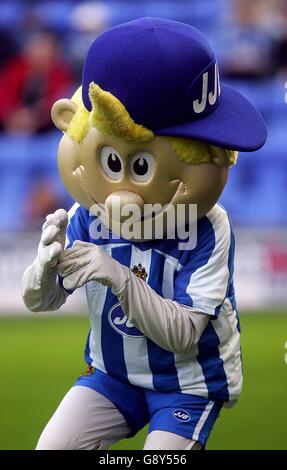 Calcio - fa Barclays Premiership - Wigan Athletic v Bolton Wanderers - JJB Stadium. JJ, mascotte atletica di Wigan Foto Stock