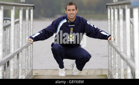 Il David Weir della Scozia si pone per i fotografi al Cameron House Hotel, Loch Lomond. La Scozia affronta la Bielorussia nella partita di qualificazione della Coppa del mondo di sabato. PREMERE ASSOCIAZIONE foto. Il credito fotografico dovrebbe essere: Andrew Milligan/PA. Foto Stock