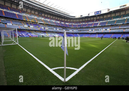Vista generale dello stadio prima della semifinale della UEFA Champions League, seconda tappa al Santiago Bernabeu, Madrid. Foto Stock