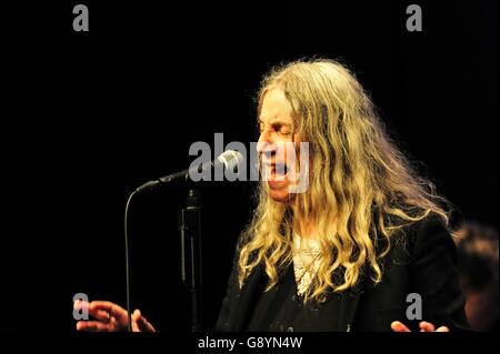 Amburgo, Germania. Il 29 giugno, 2016. Cantante americana Patti Smith & la sua band suonare dal vivo presso la Volkshaus di Zurigo a Amburgo, Germania. In Giugno 29th, 2016 | in tutto il mondo di utilizzo/picture alliance Credit: dpa/Alamy Live News Foto Stock