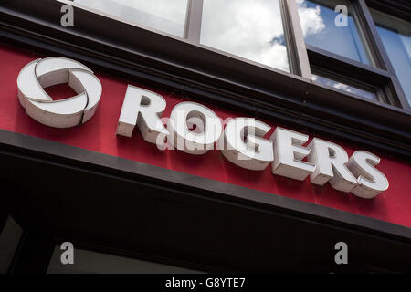 Giugno 22, 2016 - Kingston, Ontario, Canada - Rogers store a Kingston, Ont., il 22 giugno 2016. (Credito Immagine: © Lars Hagberg via ZUMA filo) Foto Stock