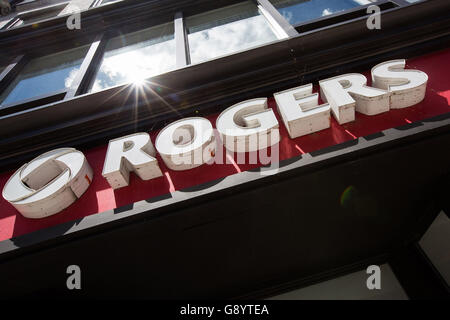 Giugno 22, 2016 - Kingston, Ontario, Canada - Rogers store a Kingston, Ont., il 22 giugno 2016. (Credito Immagine: © Lars Hagberg via ZUMA filo) Foto Stock