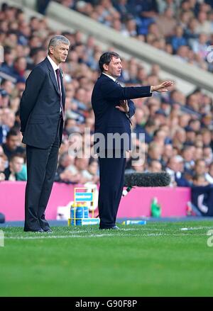 Calcio - fa Barclays Premiership - West Bromwich Albion / Arsenal - The Hawthorns. Il manager di West Bromwich Albion Bryan Robson (R) e il manager dell'Arsenal Arsene Wenger Foto Stock