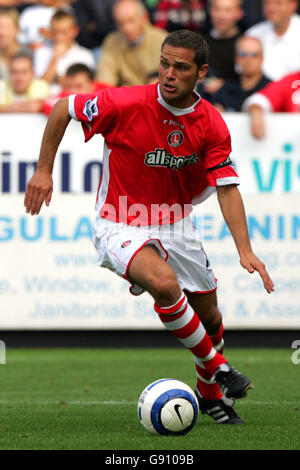 Calcio - fa Barclays Premiership - Charlton Athletic v Chelsea - The Valley. Luke Young, Charlton Athletic Foto Stock