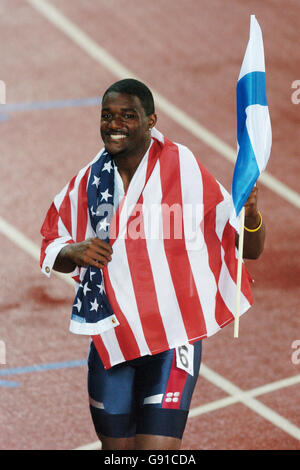 Atletica - Campionati mondiali di atletica IAAF - Helsinki 2005 - Stadio Olimpico. Justin Gatlin degli Stati Uniti dopo aver vinto la finale di Mens 200m Foto Stock