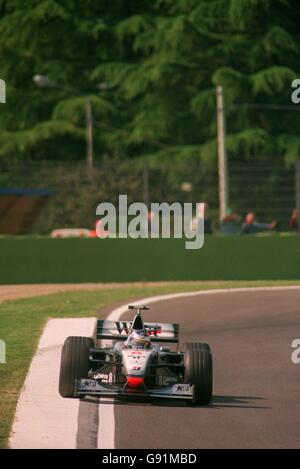 Formula uno Motor Racing - Gran Premio di San Marino - Qualifiche. Mika Hakkinen Foto Stock