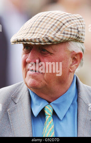 Corse di cavalli - 2005 luglio Music Showcase Weekend - York Racecourse. Mick Easterby, allenatore Foto Stock