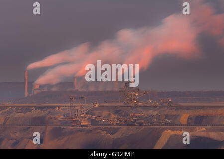 Carbone marrone nastri mineraria Garzweiler, Power Plant, Renania settentrionale-Vestfalia, Germania / miniere a cielo aperto Foto Stock