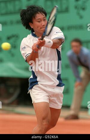 Tennis - French Open - Roland Garros di Parigi - Uomini Singoli - Terzo Round - Michael Chang v Francisco Clavet Foto Stock