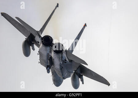 Massachusetts Air National Guard F-15C Eagle decollare da Leeuwarden airbase. Foto Stock