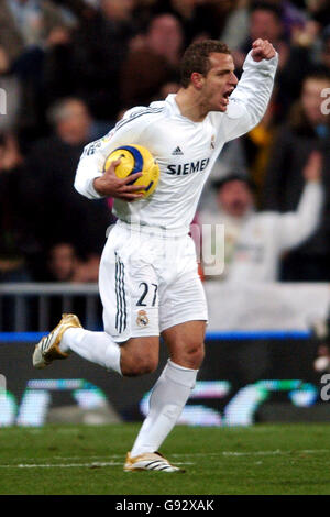 Calcio - Lega spagnola Primera - Real Madrid / Osasuna - Santiago Bernabeu. Roberto Soldado del Real Madrid festeggia il raggiungimento dell'obiettivo equalizzante Foto Stock