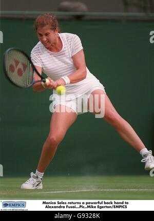 Tennis - Wimbledon Championship - Donne Singoli - Round 2 - Monica Seles v Alexandra Fusai Foto Stock