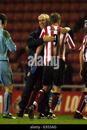 Il manager di Sunderland Mick McCarthy festeggia con Jon Stead al fine del gioco Foto Stock