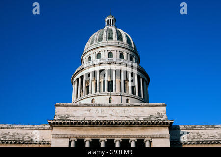 Cupola di National Capitol Building, dal Capitolio, Havana, Cuba Foto Stock