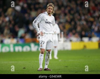 David Beckham del Real Madrid si alza in piedi dopo che il suo lato perde Ad Arsenal Foto Stock